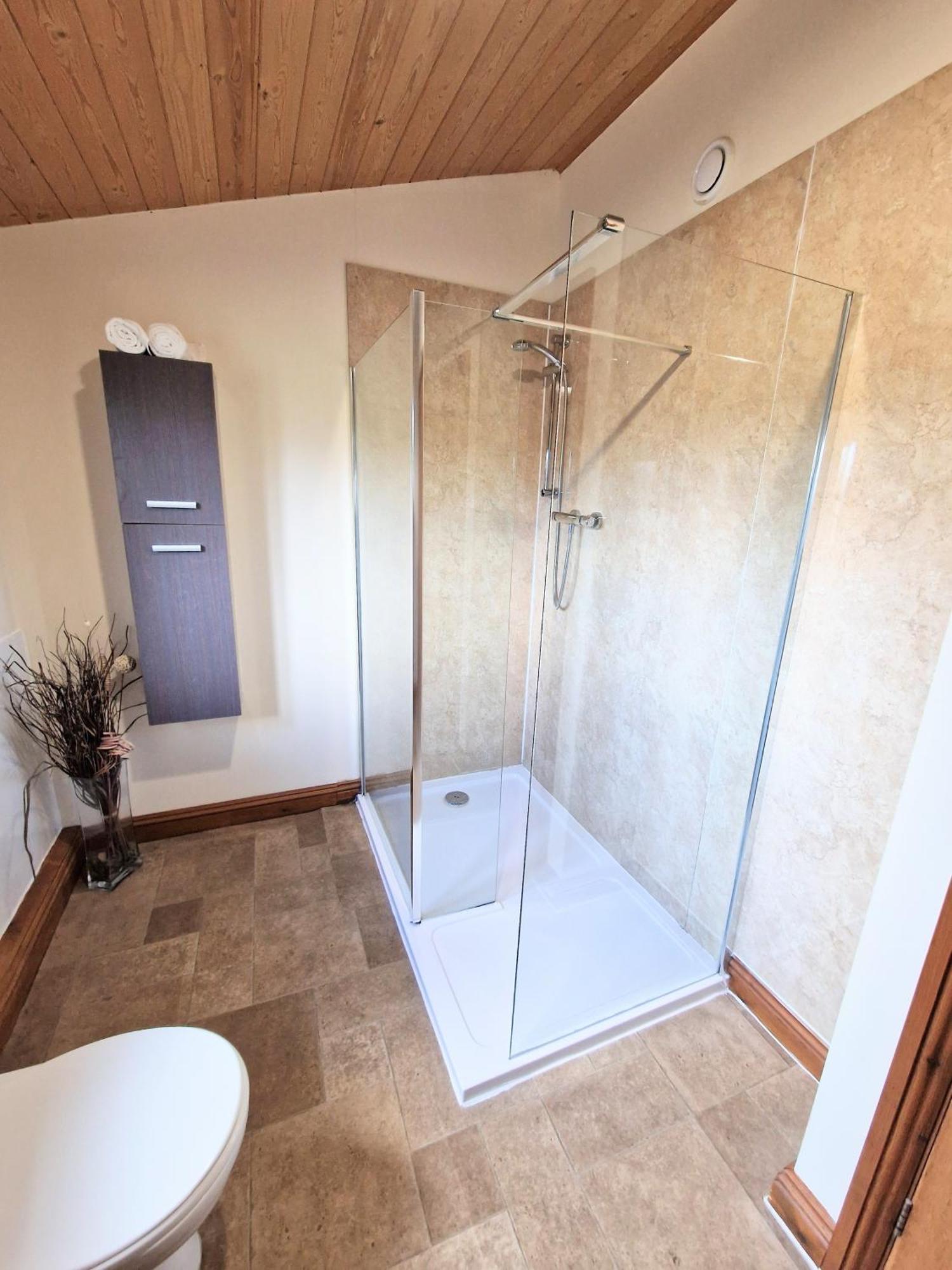 Ochil 8 With Private Hot Tub - Fife - Loch Leven - Lomond Hills Kelty Exterior foto