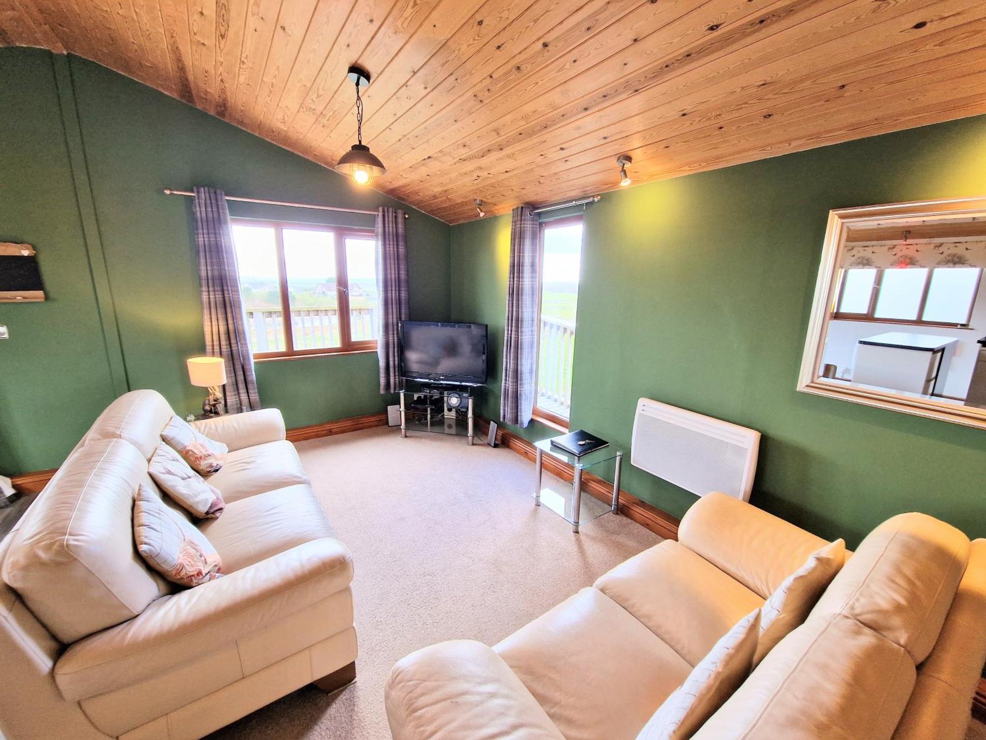 Ochil 8 With Private Hot Tub - Fife - Loch Leven - Lomond Hills Kelty Exterior foto