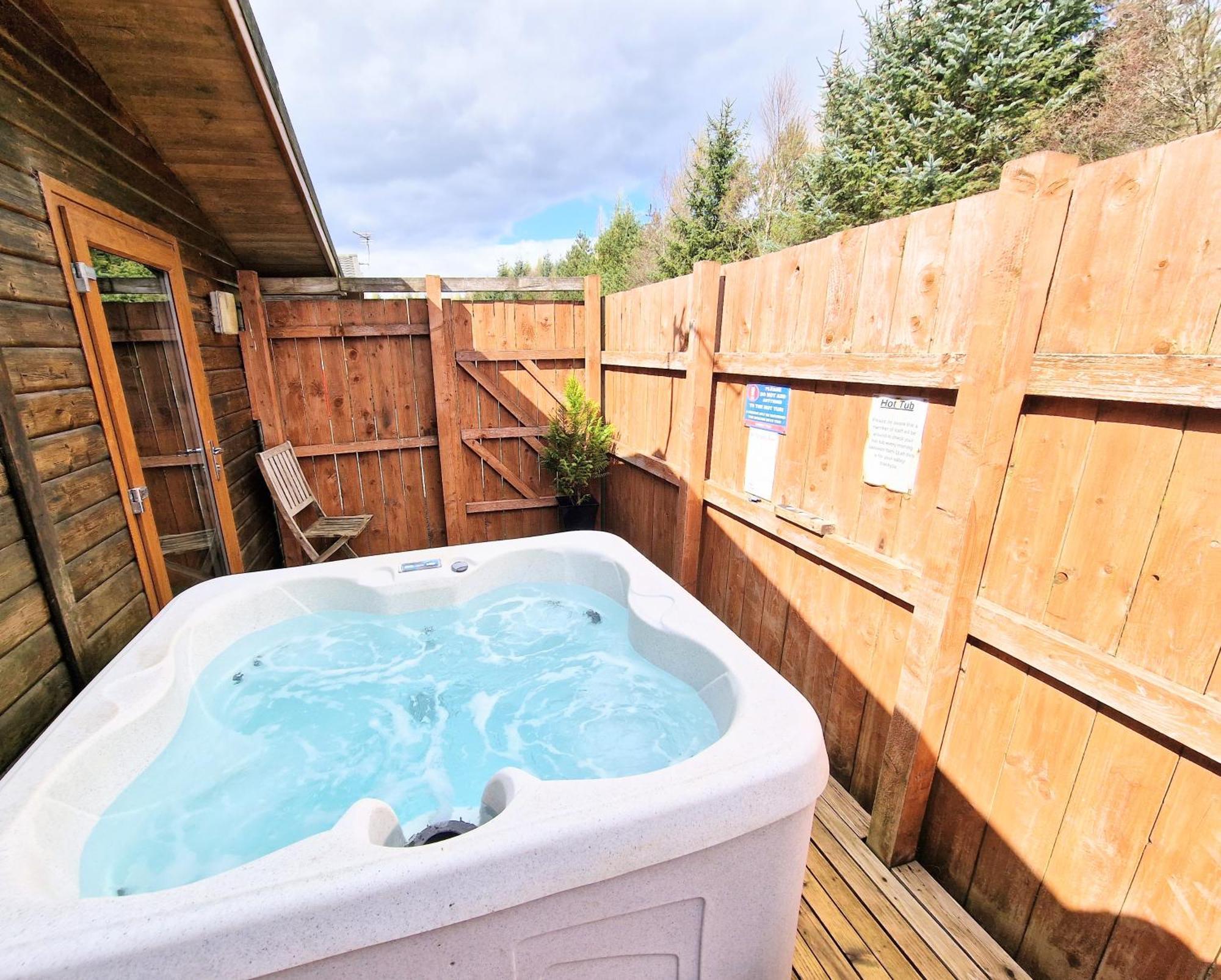 Ochil 8 With Private Hot Tub - Fife - Loch Leven - Lomond Hills Kelty Exterior foto